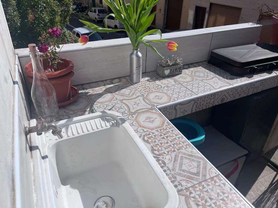 La Casa Del Sole Villa อิมเปรีอา ภายนอก รูปภาพ